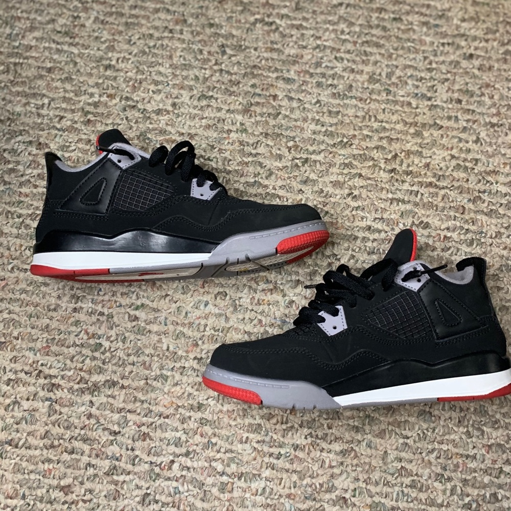 Bred 4’s‼️ slightly worn , still good conditions